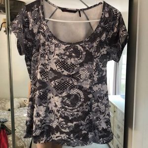 Sofia vergara active top